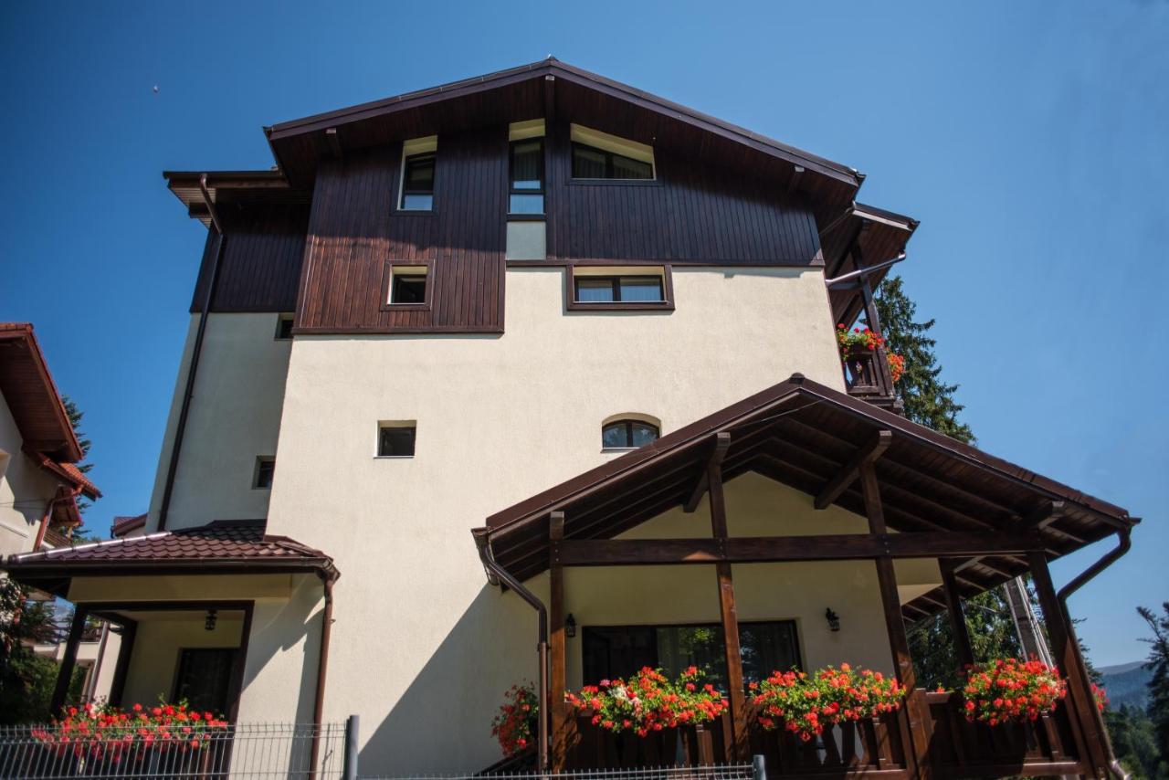 Uphill Residence Sinaia Extérieur photo